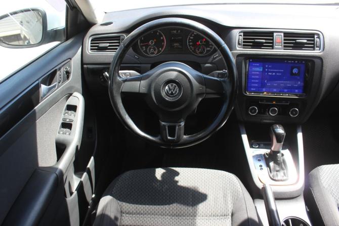 Volkswagen Jetta VI с пробегом 2013 года, цена 967 000 рублей, 241744 км, седан, Автокод Объявления