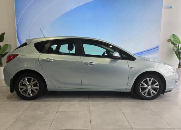 Opel Astra J с пробегом 2010 года, цена 649 000 рублей, 270033 км, хэтчбек, Автокод Объявления