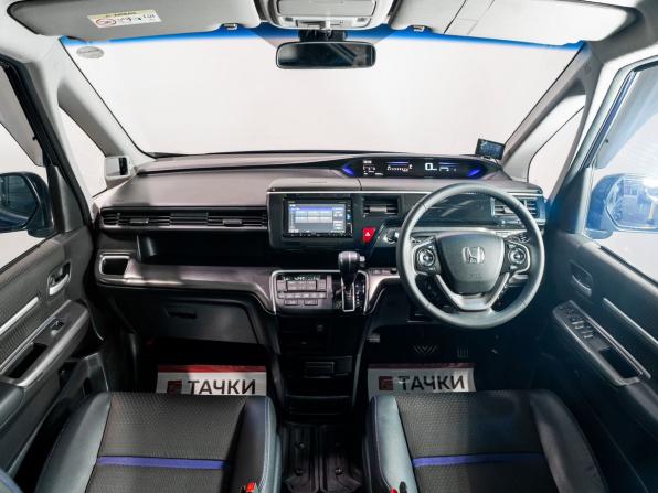 Honda Stepwgn V Рестайлинг с пробегом 2019 года, цена 2 270 000 рублей, 68600 км, минивэн, Автокод Объявления