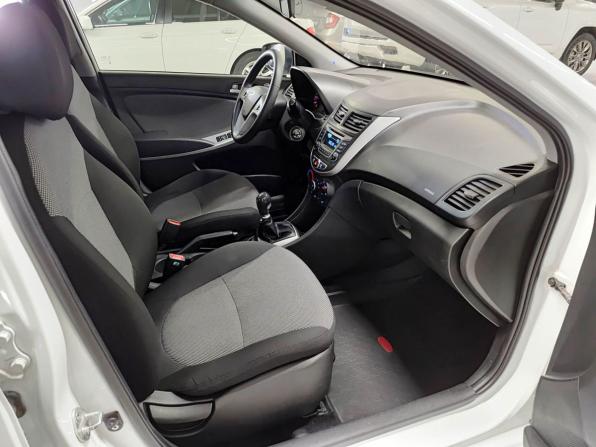 Hyundai Solaris I Рестайлинг с пробегом 2014 года, цена 635 000 рублей, 179500 км, седан, Автокод Объявления