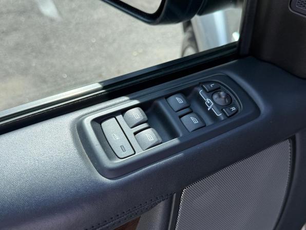 Land Rover Discovery IV с пробегом 2012 года, цена 2 499 000 рублей, 134150 км, внедорожник, Автокод Объявления