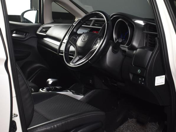 Honda Fit III с пробегом 2016 года, цена 1 099 995 рублей, 84118 км, хэтчбек, Автокод Объявления