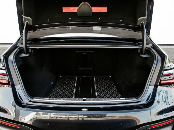BMW 7 серии VI (G11/G12) Рестайлинг с пробегом 2019 года, цена 5 990 000 рублей, 98326 км, седан, Автокод Объявления