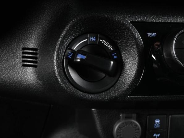 Toyota Hilux VIII Рестайлинг 2 с пробегом 2023 года, цена 6 279 000 рублей, 3921 км, offers.body_type.unknown, Автокод Объявления