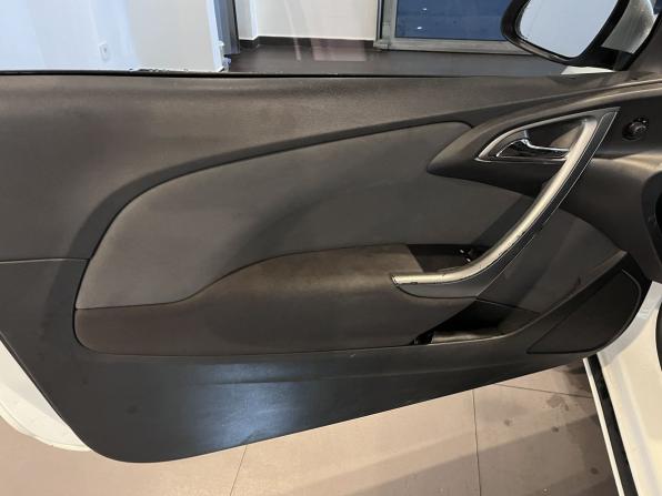 Opel Astra J Рестайлинг с пробегом 2013 года, цена 720 000 рублей, 217706 км, хэтчбек, Автокод Объявления
