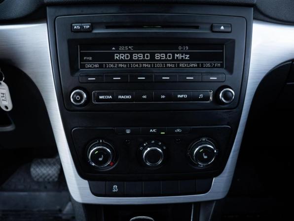 Skoda Yeti I Рестайлинг с пробегом 2014 года, цена 975 000 рублей, 109007 км, внедорожник, Автокод Объявления