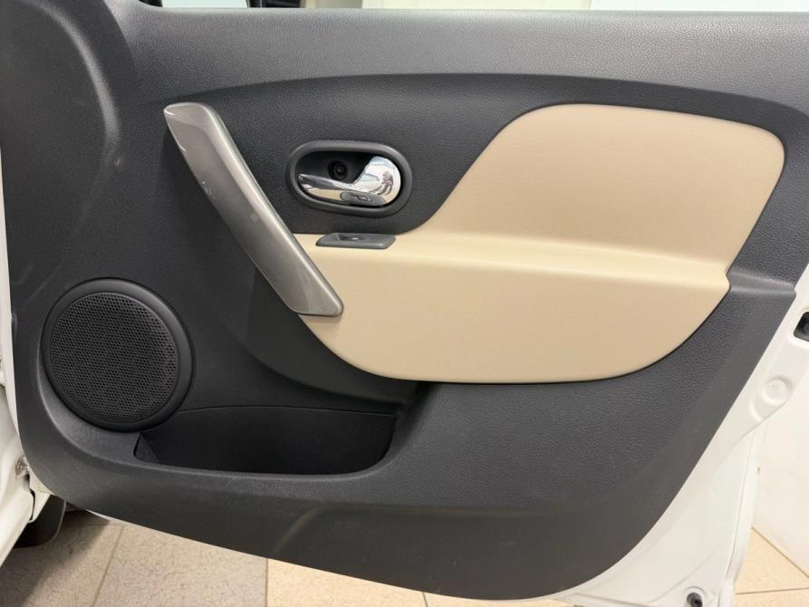 Renault Logan II Санкт-Петербург  - изображение 19