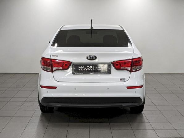 Kia Rio III Рестайлинг с пробегом 2016 года, цена 1 050 000 рублей, 122670 км, седан, Автокод Объявления