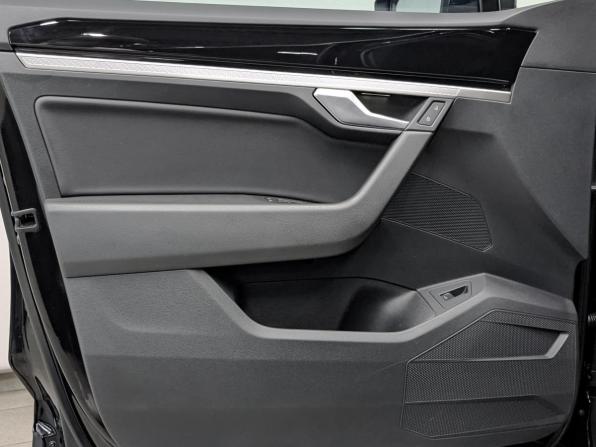 Volkswagen Touareg III с пробегом 2018 года, цена 5 270 000 рублей, 96155 км, внедорожник, Автокод Объявления