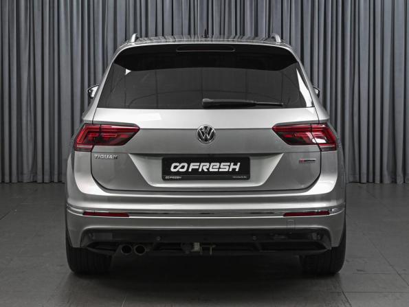Volkswagen Tiguan II с пробегом 2018 года, цена 2 084 000 рублей, 235891 км, внедорожник, Автокод Объявления