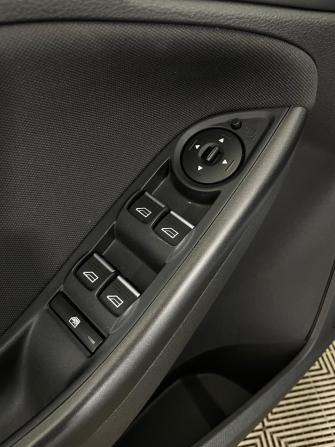Ford Focus III Рестайлинг с пробегом 2019 года, цена 1 430 000 рублей, 61045 км, седан, Автокод Объявления