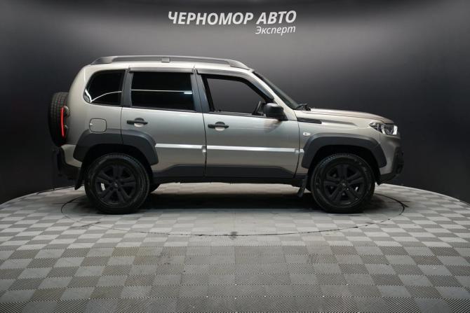Lada (ВАЗ) Niva Travel I с пробегом 2022 года, цена 854 000 рублей, 98600 км, внедорожник, Автокод Объявления
