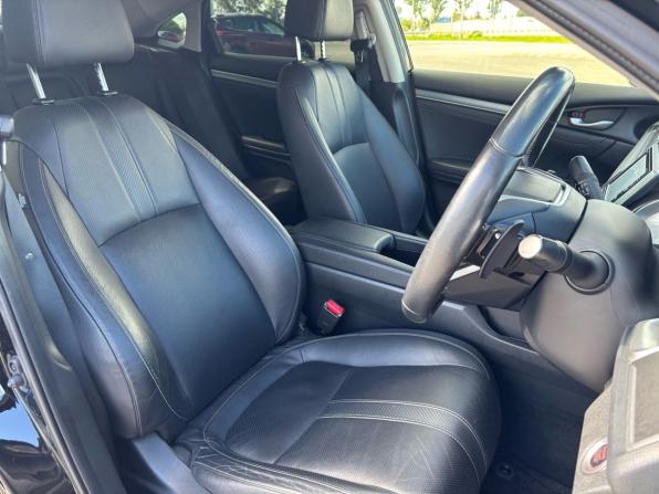 Honda Civic X с пробегом 2018 года, цена 1 815 000 рублей, 98900 км, седан, Автокод Объявления