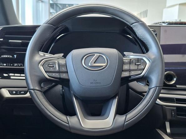 Lexus RX V с пробегом 2023 года, цена 9 499 000 рублей, 9020 км, внедорожник, Автокод Объявления