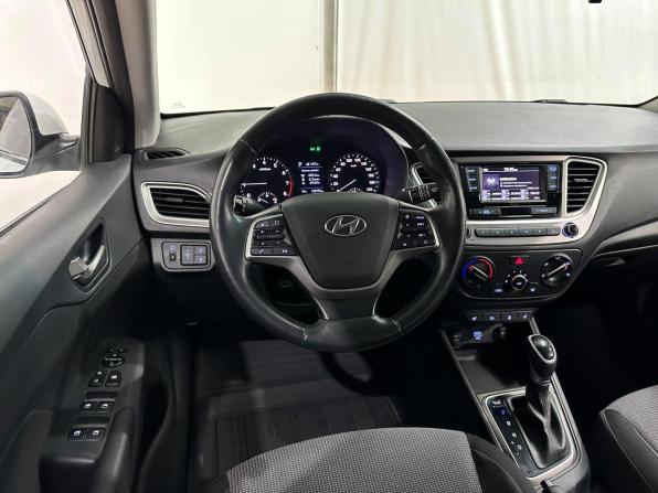 Hyundai Solaris II с пробегом 2019 года, цена 1 348 000 рублей, 133955 км, седан, Автокод Объявления
