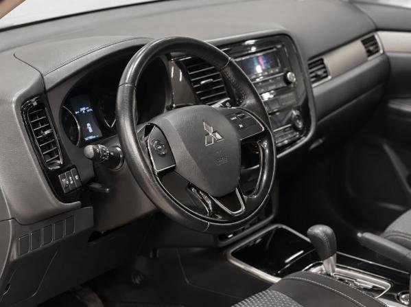Mitsubishi Outlander III Рестайлинг 3 с пробегом 2018 года, цена 1 999 000 рублей, 147000 км, внедорожник, Автокод Объявления