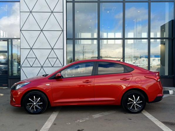 Hyundai Solaris II Рестайлинг с пробегом 2021 года, цена 1 639 000 рублей, 45893 км, седан, Автокод Объявления