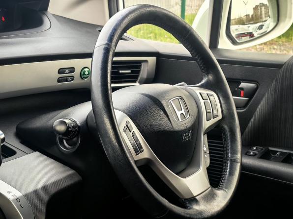 Honda Freed I Рестайлинг 2 с пробегом 2014 года, цена 1 099 000 рублей, 136000 км, компактвэн, Автокод Объявления