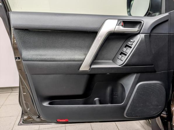 Toyota Land Cruiser Prado 150 Series Рестайлинг 2 с пробегом 2020 года, цена 5 999 000 рублей, 54239 км, внедорожник, Автокод Объявления