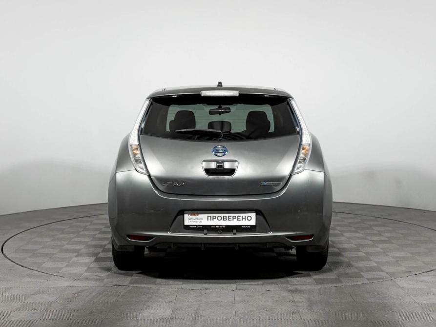 Nissan Leaf I (ZE0/AZE0) Санкт-Петербург  - изображение 6
