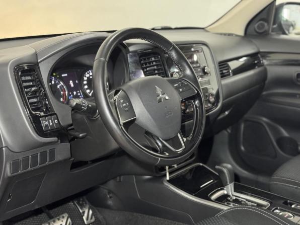 Mitsubishi Outlander III Рестайлинг 3 с пробегом 2019 года, цена 1 849 000 рублей, 145389 км, внедорожник, Автокод Объявления