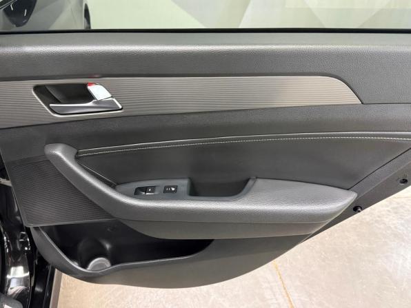 Hyundai Sonata VII (LF) Рестайлинг с пробегом 2019 года, цена 1 670 000 рублей, 176800 км, седан, Автокод Объявления