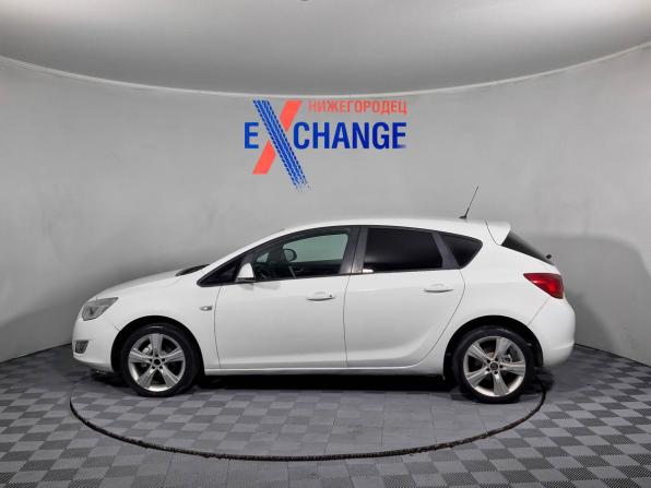 Opel Astra J с пробегом 2011 года, цена 529 000 рублей, 215000 км, хэтчбек, Автокод Объявления