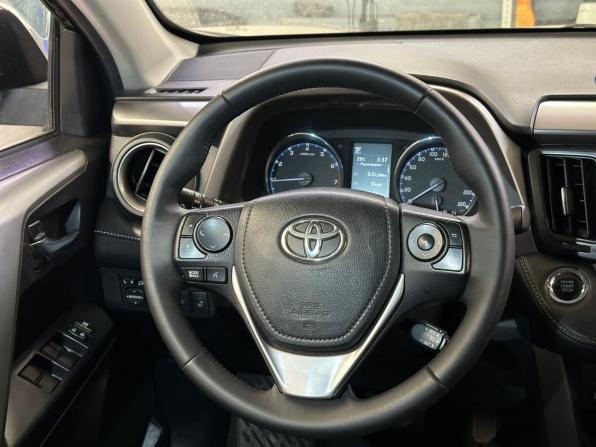 Toyota RAV4 IV (XA40) Рестайлинг с пробегом 2016 года, цена 2 332 000 рублей, 163283 км, внедорожник, Автокод Объявления