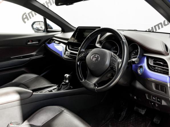 Toyota C-HR I с пробегом 2018 года, цена 2 150 000 рублей, 109369 км, внедорожник, Автокод Объявления