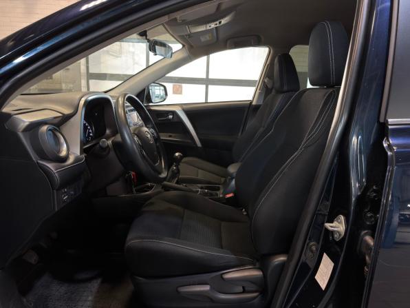 Toyota RAV4 IV (XA40) Рестайлинг с пробегом 2019 года, цена 1 799 000 рублей, 230000 км, внедорожник, Автокод Объявления