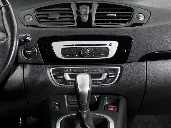 Renault Scenic III Рестайлинг 2 с пробегом 2015 года, цена 1 250 000 рублей, 147544 км, компактвэн, Автокод Объявления
