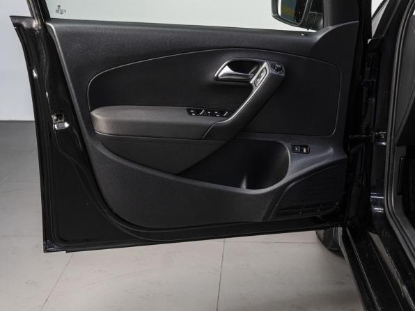 Volkswagen Polo V с пробегом 2014 года, цена 900 000 рублей, 153932 км, седан, Автокод Объявления