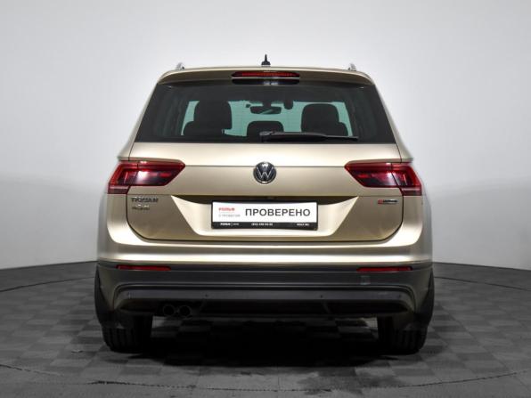 Volkswagen Tiguan II с пробегом 2018 года, цена 2 376 000 рублей, 182999 км, внедорожник, Автокод Объявления