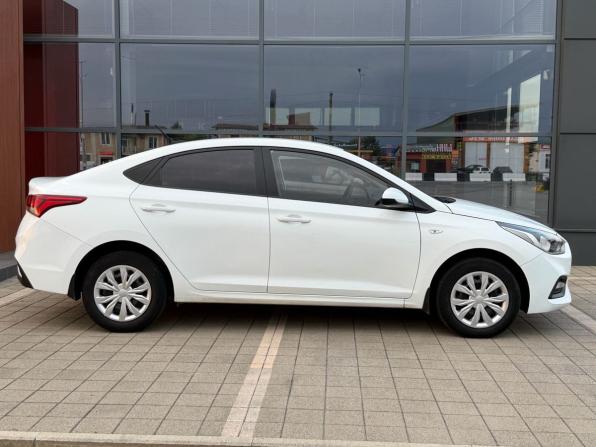 Hyundai Solaris II с пробегом 2018 года, цена 1 290 000 рублей, 178814 км, седан, Автокод Объявления