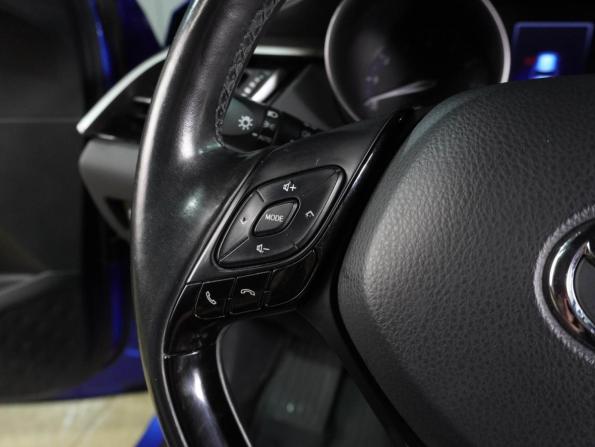 Toyota C-HR I с пробегом 2019 года, цена 2 549 000 рублей, 63198 км, внедорожник, Автокод Объявления