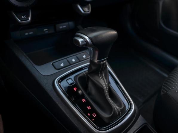 Kia Rio IV Рестайлинг с пробегом 2021 года, цена 1 815 000 рублей, 42577 км, хэтчбек, Автокод Объявления