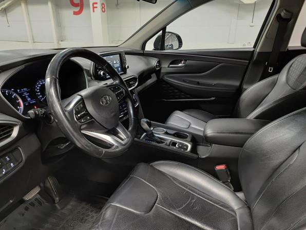 Hyundai Santa Fe IV с пробегом 2018 года, цена 2 295 000 рублей, 192105 км, внедорожник, Автокод Объявления