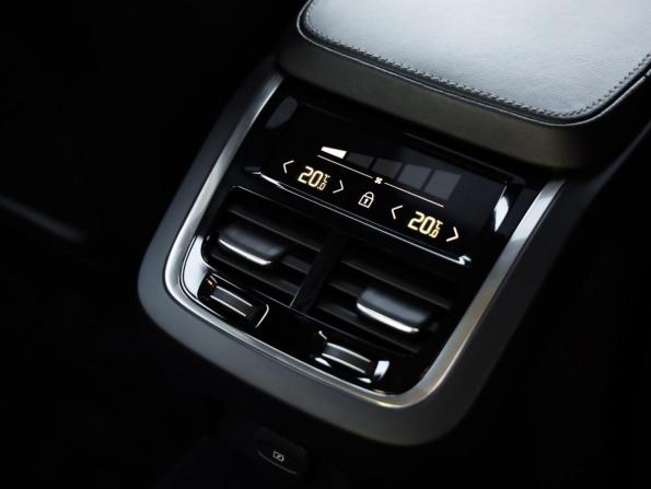 Volvo S90 II Рестайлинг с пробегом 2021 года, цена 3 044 000 рублей, 129256 км, седан, Автокод Объявления
