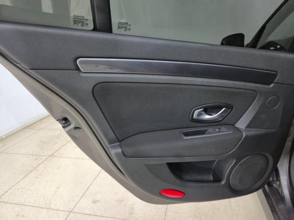 Renault Laguna III с пробегом 2009 года, цена 560 000 рублей, 270739 км, лифтбек, Автокод Объявления