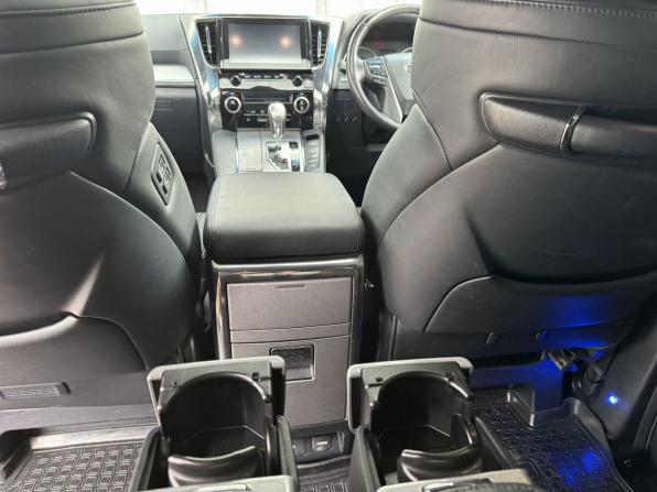 Toyota Alphard III Рестайлинг с пробегом 2018 года, цена 3 800 000 рублей, 153509 км, минивэн, Автокод Объявления