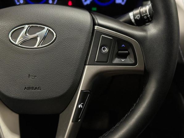 Hyundai Solaris I Рестайлинг с пробегом 2015 года, цена 1 299 000 рублей, 107820 км, седан, Автокод Объявления