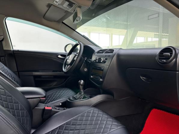 SEAT Leon II Рестайлинг с пробегом 2012 года, цена 780 000 рублей, 224897 км, хэтчбек, Автокод Объявления