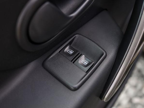 Renault Sandero II с пробегом 2015 года, цена 849 000 рублей, 71349 км, хэтчбек, Автокод Объявления