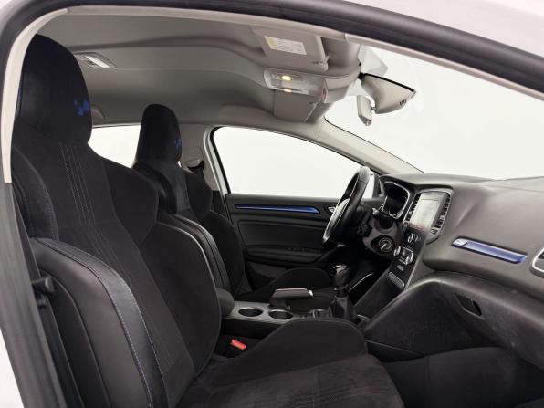 Renault Megane IV с пробегом 2020 года, цена 1 590 000 рублей, 112505 км, хэтчбек, Автокод Объявления