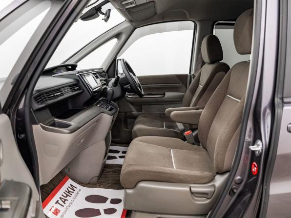 Honda Stepwgn V Рестайлинг с пробегом 2019 года, цена 1 700 000 рублей, 62809 км, минивэн, Автокод Объявления