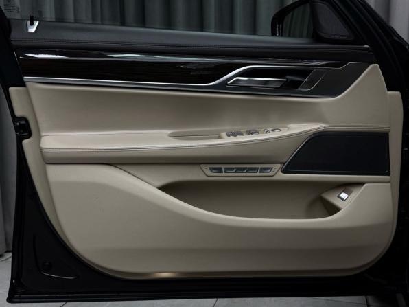 BMW 7 серии VI (G11/G12) с пробегом 2015 года, цена 2 999 000 рублей, 187631 км, седан, Автокод Объявления