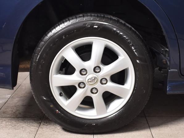Toyota ISis I Рестайлинг с пробегом 2011 года, цена 1 179 995 рублей, 154760 км, компактвэн, Автокод Объявления