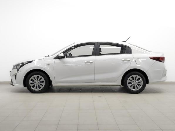 Kia Rio IV Рестайлинг с пробегом 2021 года, цена 1 640 000 рублей, 57227 км, седан, Автокод Объявления
