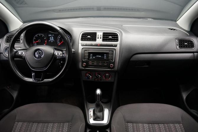 Volkswagen Polo V Рестайлинг с пробегом 2018 года, цена 1 299 000 рублей, 130550 км, седан, Автокод Объявления