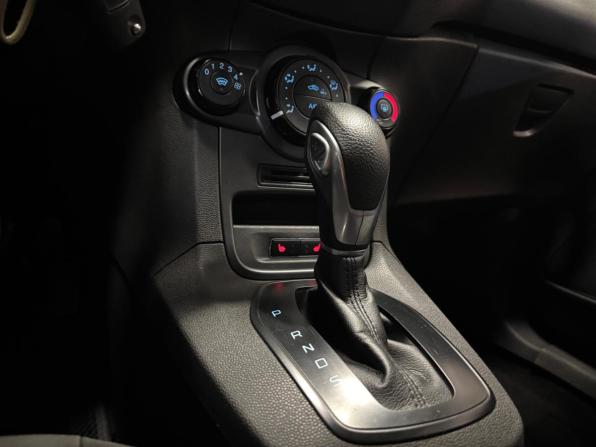 Ford Fiesta Mk6 Рестайлинг с пробегом 2015 года, цена 629 000 рублей, 223000 км, седан, Автокод Объявления